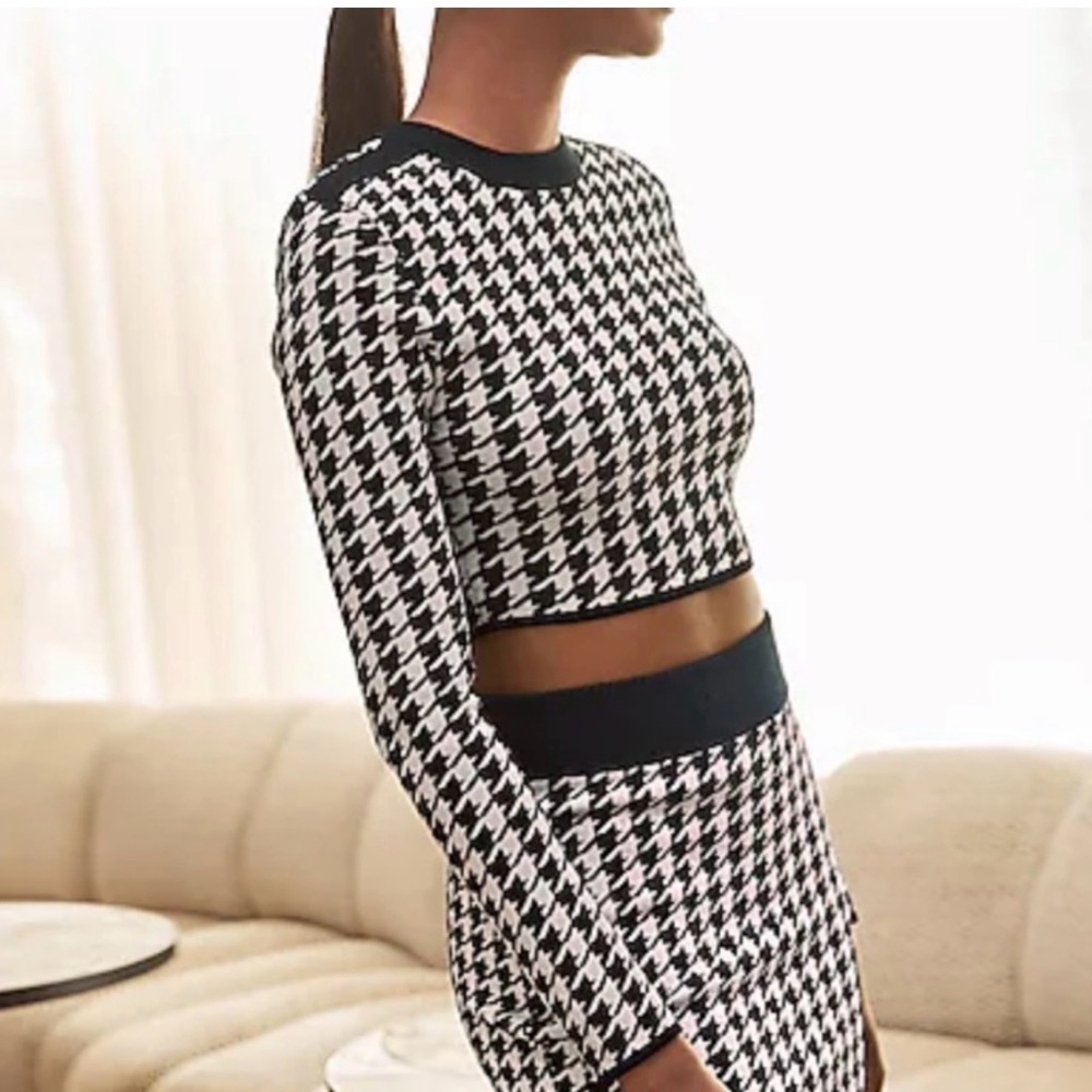 Houndstooth Black and Pink Strong Shoulder Crop Sweater